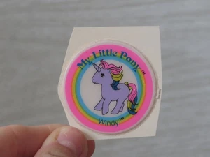 Pegatina hinchada My Little Pony MLP Windy Pony 1,5" LEER de colección 1985 años 80 - Imagen 1 de 5