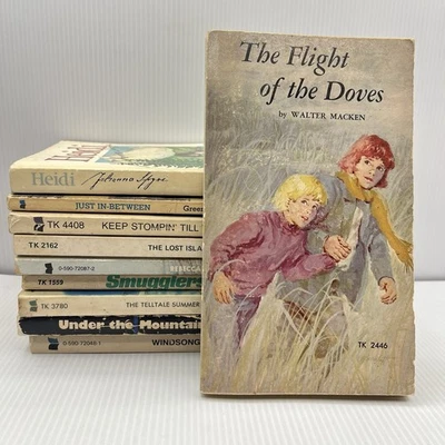 Scholastic Book Services 10x lot 1970s Vintage Kids Readers Lost Islands Heidi - Image 1 of 4