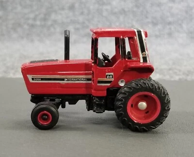 ERTL 1/64 INTERNATIONAL 5088 TRACTOR DIECAST RED - Image 1 of 4