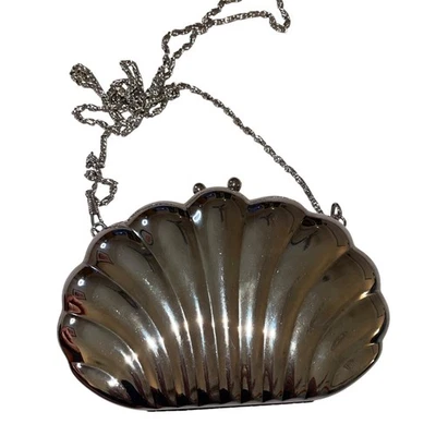 Vintage Womens Purse Clutch Bag Silver Tone Metal Clam Shell Hideable Chain - Image 1 of 4