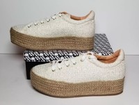 gold chuck taylors women's