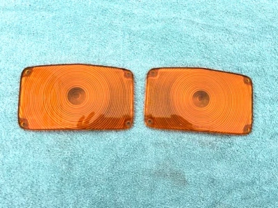 1956 Chevrolet 150 210 Bel Air NOVO ÂMBAR par de lentes de lâmpada de estacionamento (OEM#5947140) - Imagem 1 de 4