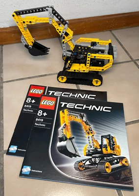LEGO TECHNIC: Excavator (8419) 100% complete with books. No box. - Image 1 of 4
