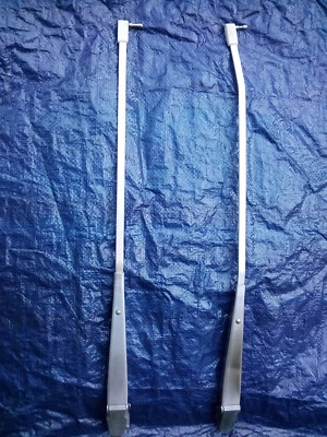 Braços de limpador 1980 Oldsmobile Cutlass Supreme Brougham (conjunto) - Imagem 1 de 4