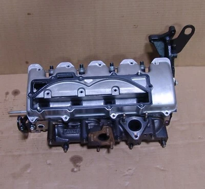 Isuzu 4LE1 cylinder head complete OEM - Image 1 of 4