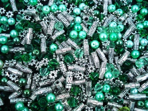 Glass/Metal Beads Mix 50g DIY Jewellery Jewelry Bracelets Earrings - Picture 1 of 2