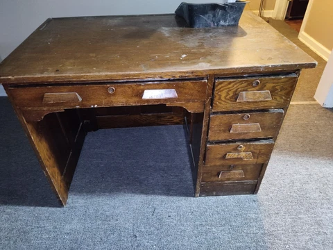 BEAUTIFUL Circa 1910 Oak Childs WRITING DESK and  CHAIR ~LOCAL PICK UP ONLY Cover