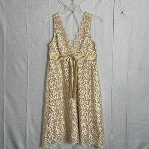 Single Dress Women’s Sz 6 Gold Floral Lace Overlay V-Neck Sleeveless (A) - Picture 1 of 9