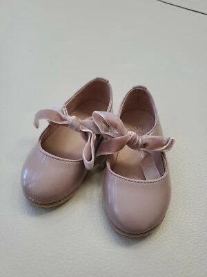 Zapatos Zara bebé niña charol talla 20 terciopelo lazo Foto 1 de 4