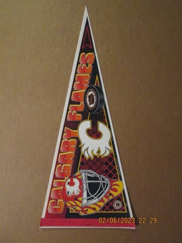 NHL Calgary Flames Vintage 1990's Goalie Helmet Style #2 Team Logo Pennant Cover