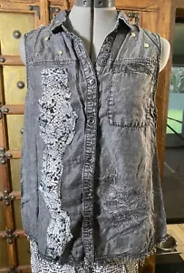 2 distressed Rocker tops size M - Picture 1 of 10