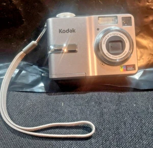 Kodak EasyShare C743 7.1MP Digital Camera 3x Optical Zoom - for Parts/Repair - Picture 1 of 9