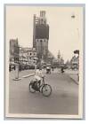 Groningen / Holandia 1939 - Martynikerk w rusztowaniu rowery streetlife - zdjęcie