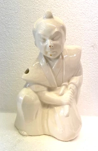 Taza Tiki de cerámica blanca samurai arrodillada Benihana de Tokio de colección - Imagen 1 de 4