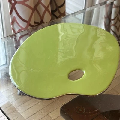 Bandeja para servir queso paleta metálica artista verde lima Lunares Home Foto 1 de 4