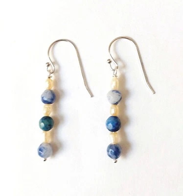 Orecchini pendenti in argento 925 con pietre diaspro, lapislazzuli e perle beige - Immagine 1 di 4