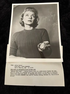 Barbara Baxley protagonizando "Mensaje de Clara" 1961 foto de prensa + juego de relaciones públicas - Imagen 1 de 2