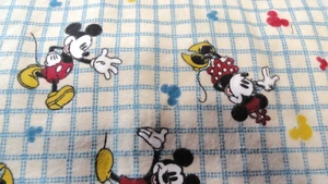 Mickey/Minnie Mouse Vintage-Stil Flanell 2 1/3 Yard Baumwolle Federn Kreativ 2012 - Bild 1 von 6