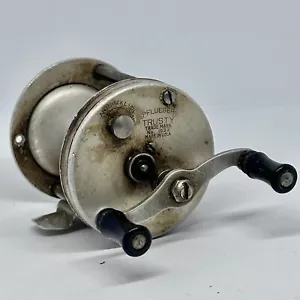 PFLUEGER TRUSTY NR. 1933 Vintage Köderguss Angelrolle Teile oder Restaurierung - Bild 1 von 7
