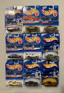 Lote 9: Hot Wheels Classic Muscle '70 Chevelle Cougar Mustang Viper Thunderbolt - Imagen 1 de 11