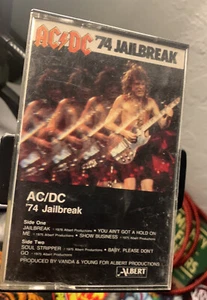 AC/DC – '74 Jailbreak ‘MADE IN USA’ stamp missing 45 ° Beveled Window Cassette - Picture 1 of 1