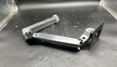 Braço de montagem ajustável Ergotron LX para monitor LCD configuração de mesa - Imagem 1 de 4