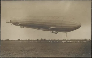DEU. Unused Real Photo Postcard Zeppelin LZ13 Airship "HANSA" lands at Airfield - Picture 1 of 2