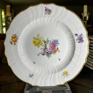 Plato de cena Royal Copenhagen flor sajona 1221 1621 borde dorado de 10" casi nuevo #12 - Imagen 1 de 5