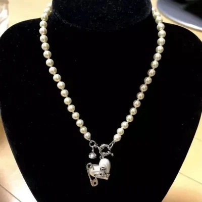Vivienne Westwood Orietta Pearl Necklace Heart w/Pin Pre-owned - Image 1 of 4