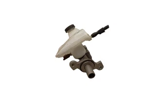 Peugeot 208 Brake Master Cylinder 1.2 Petrol EB2ADTD RDE2 2021 1643581380 - Picture 1 of 8