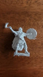 Juegos Workshop El Señor de los Anillos Isengard (Dunland) Guerrero con Metal AX #1 - Imagen 1 de 2