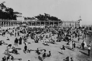 Crystal Beach Ontario Busy Beach 1910s Professional Photo Lab Reprint - Picture 1 of 1