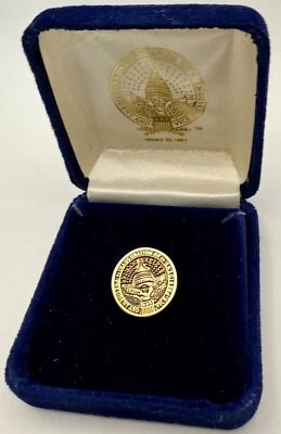 1981 Inauguración del Presidente Reagan Vicepresidente Bush Solapa Pin Caja Original Foto 1 de 4