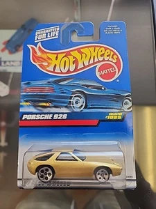 Porsche 928 1998 Hot Wheels Mainline/Colector #1085 dorado con radios cromados de 5 puntos - Imagen 1 de 5