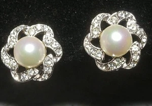 Vintage Marvella Perlen Strass Clip auf Blume Ohrringe  - Bild 1 von 4