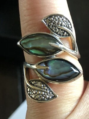 925 Sterling Silver Genuine Abalone Leaf Ring by Avon Size 5 New In Gift Box - Image 1 of 4