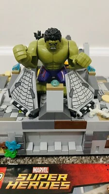 Lego Marvel Hulk Dark Purple Pants Minifigure sh173 Set 76031 - Image 1 of 4