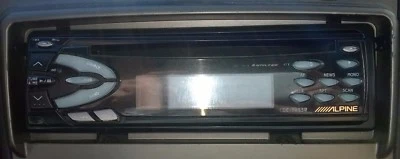 Stereo auto ALPINE CDE-7853R lettore CD radio AM/FM - Immagine 1 di 2