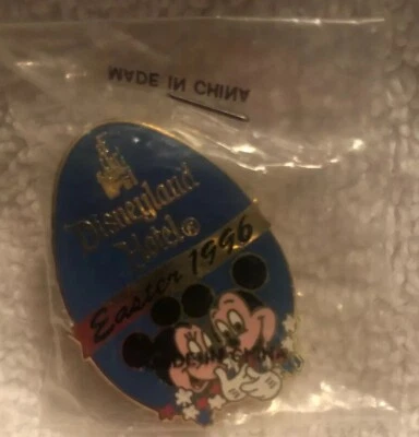 Disney Pin Disneyland Hotel Cast Member Easter 1996 Mickey Mouse & Minnie Mouse - Image 1 of 3