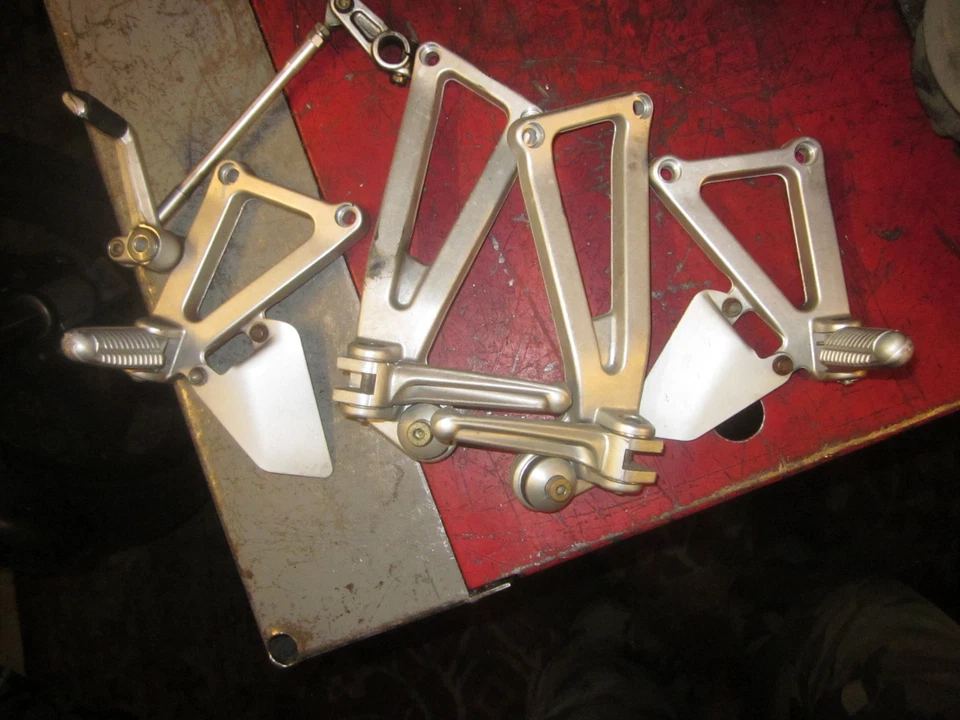 Ducati 900ss 1999 conjunto de passageiro controle de pé 750ss 620ss 1000ss - Imagem 1 de 1