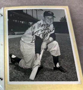 Hal Naragon Cleveland Indians Signed Autographed 8x10 Photo & Two Index Cards - Picture 1 of 6