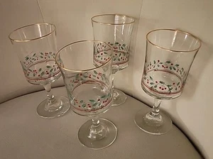 Set of 4 - 1986 Libby’s Arby's Christmas Holly Berry Wine Glasses Stemware - Picture 1 of 7