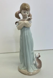 Lladro Vergiss mich nicht! Mädchen mit Kätzchen Katze Porzellan Figur #5743 - Bild 1 von 10