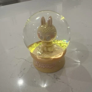 100% AUTHENTISCH POP MART BIG INTO ENERGY DIE MONSTER SCHNEEKUGEL GLÜCK ohne Box - Bild 1 von 4