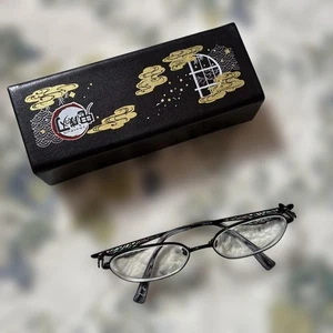  Augenspiegel Demon Slayer Kimetsu no Yaiba Shinobu Kocho Brille Hardcase  - Bild 1 von 4