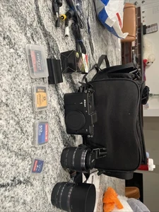 Nikon 1 V1 Black 10mp Mirrorless Camera with Nikkor 10-30mm and Nikkor 30-110mm - Picture 1 of 5