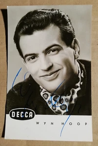 WYN HOOP - TARJETA DE AUTÓGRAFO con AUTÓGRAFO ORIGINAL - aprox. 14 x 9 cm  - Imagen 1 de 2