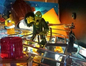 MONSTER BASH flipper occhi verdi Monster Creep mod - Foto 1 di 4