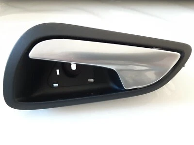 Manija de puerta trasera izquierda Ford Focus Enterior 2012-2018 OEM Foto 1 de 4
