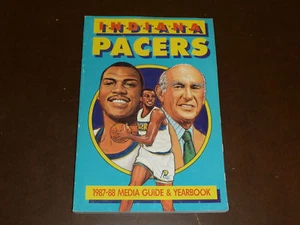1987 1988 INDIANA PACERS NBA BASKETBALL MEDIA GUIDE CHUCK PERSON COVER EX-MINT - Foto 1 di 1